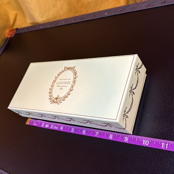 Laduree Pistachio Green Box Long - Picture 6 of 7